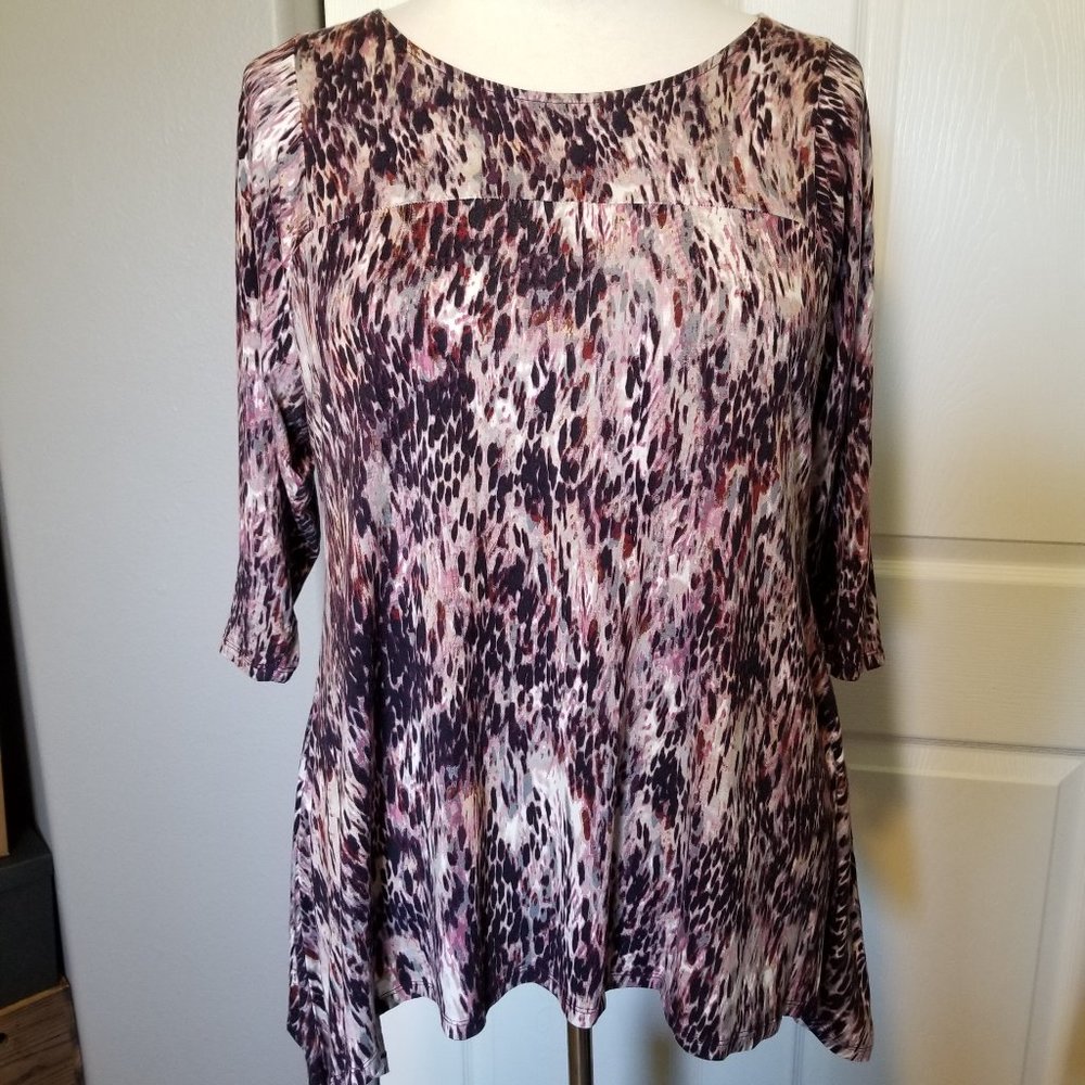 3/4 Sleeve Top Berry Pink Cream Black Abstract